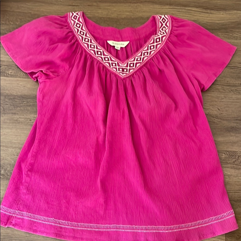 St John’S Bay Relax fit Futhsia Women Blouse Size L